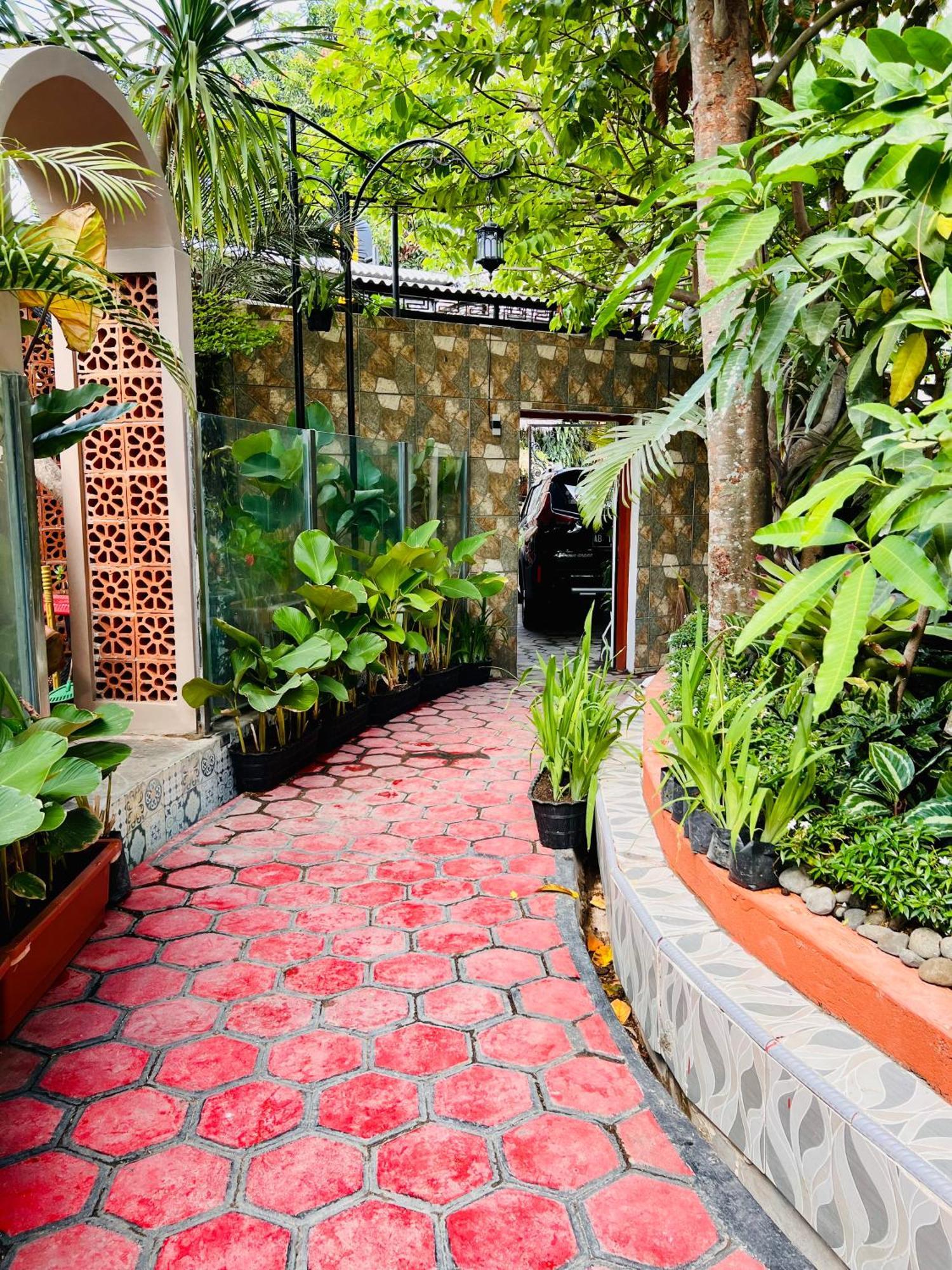 Sammy Home Yogyakarta Extérieur photo
